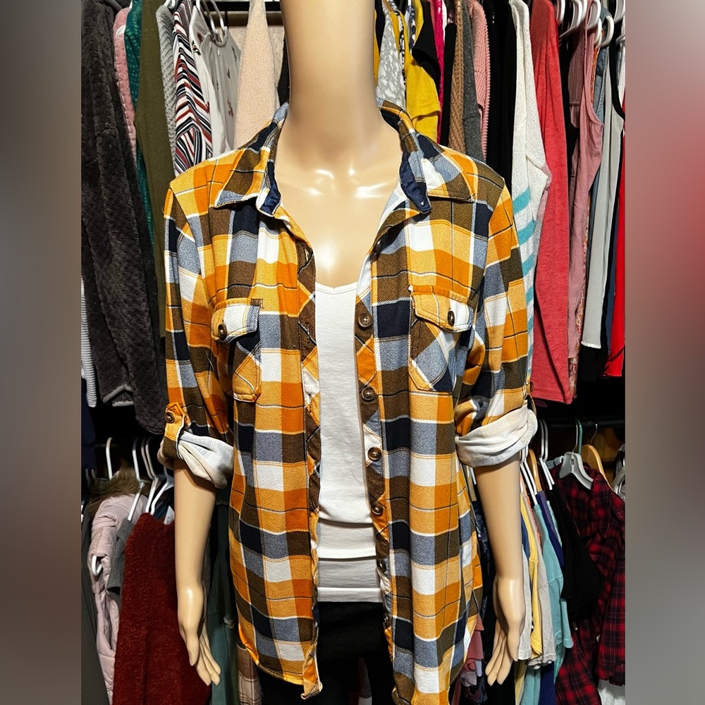 Eden & Olivia VERY SOFT Orange Plaid Women’s Shirt Size Large